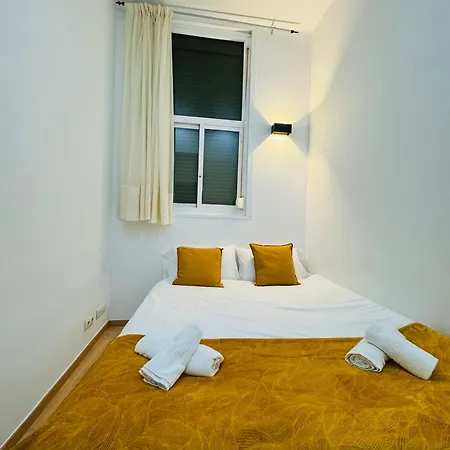 Pamis Sants, Apartment Barcelona