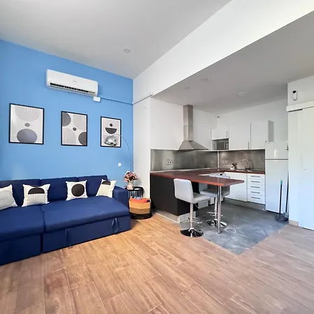 Pamis Sants, Apartment